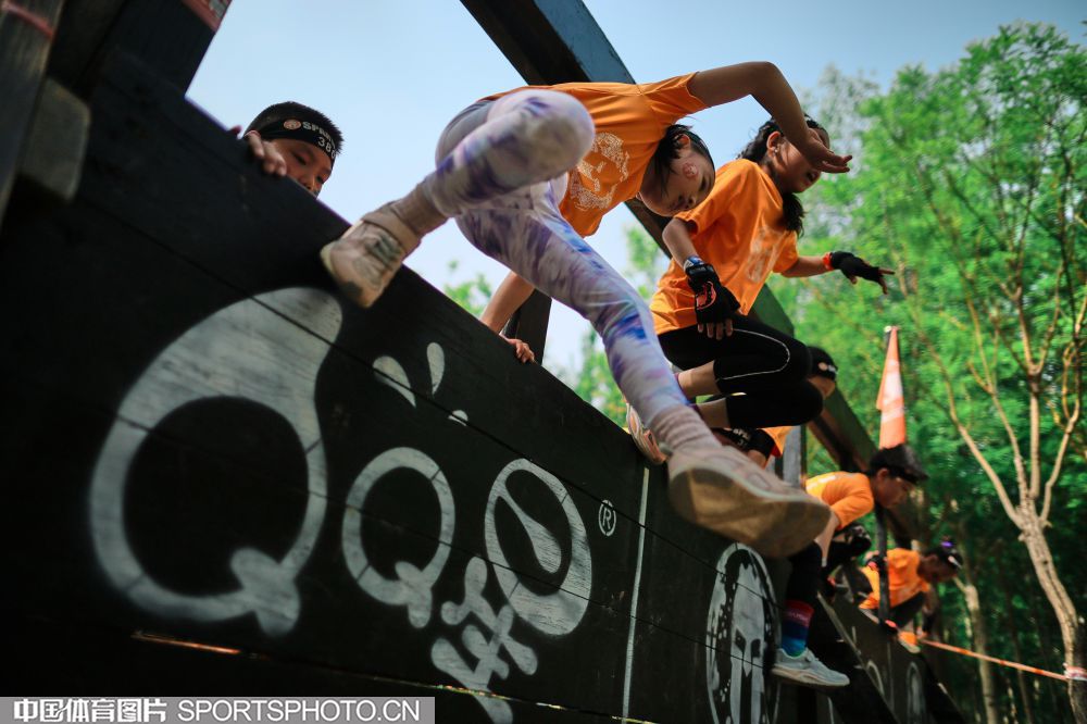 赛中力挽狂 赛中力挽狂